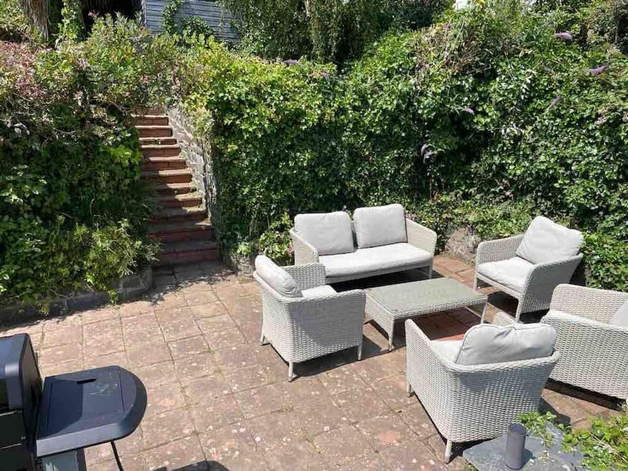 Дом отдыха Rhianfa 4 Bedroom House Minutes Walk From The *