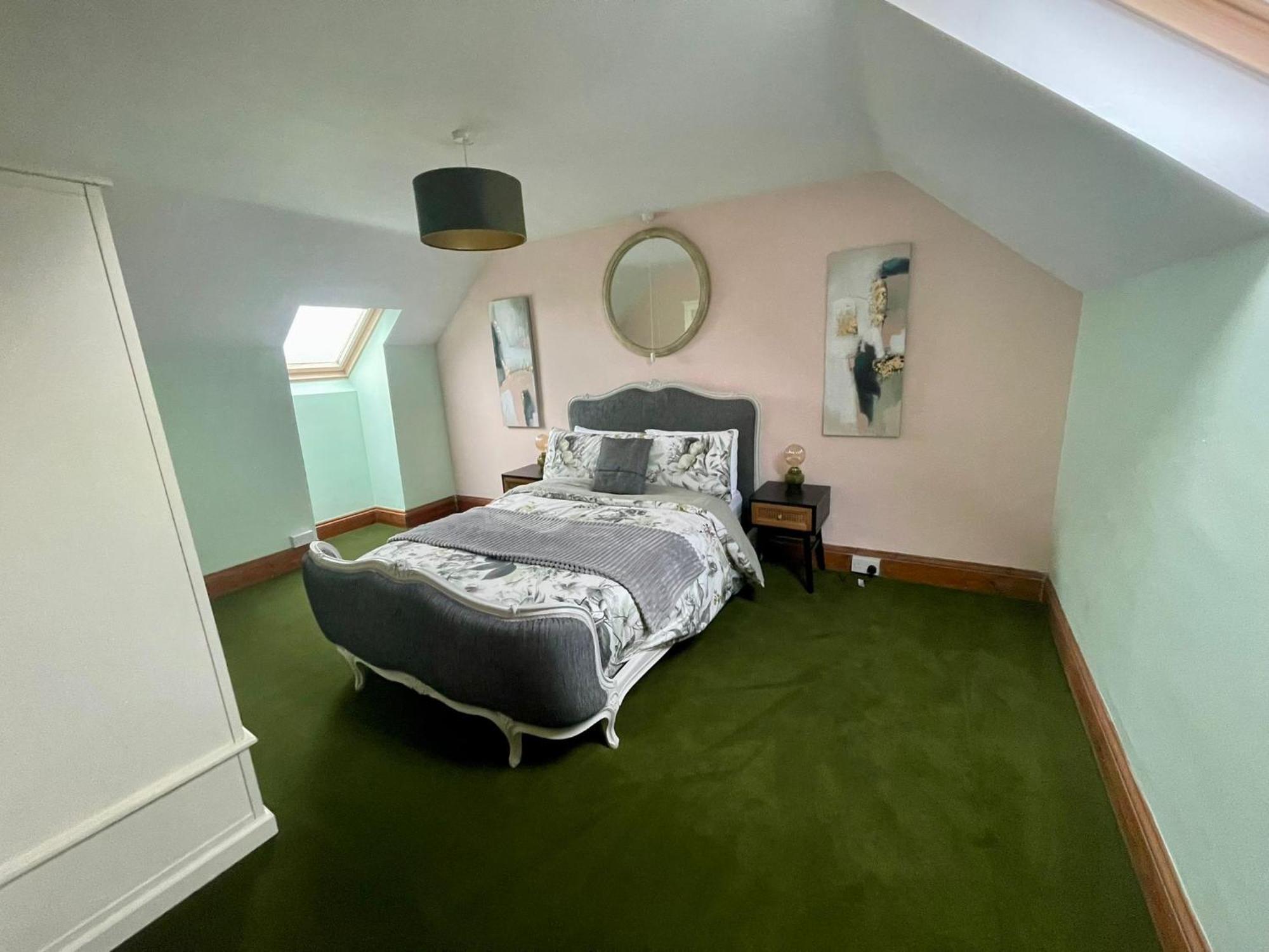 Rhianfa 4 Bedroom House Minutes Walk From The Дом отдыха Нью-Ки