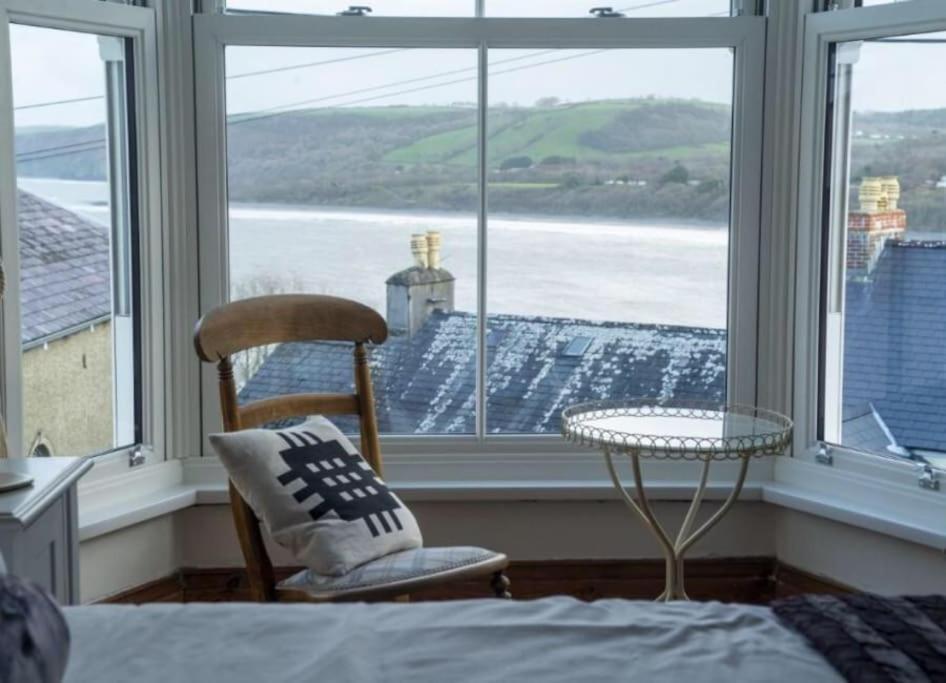 Rhianfa 4 Bedroom House Minutes Walk From The Holiday home
