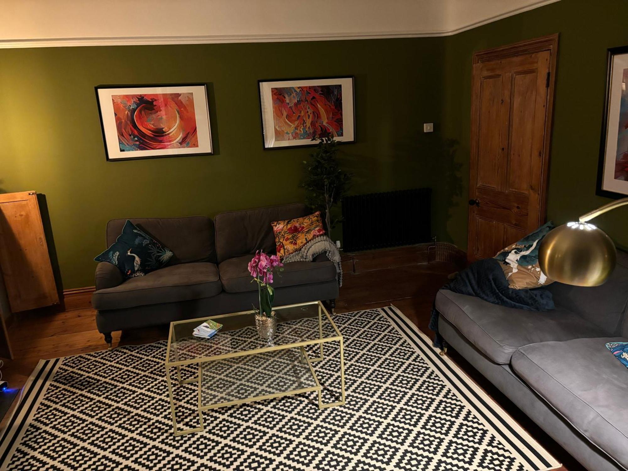 Rhianfa 4 Bedroom House Minutes Walk From The Holiday home