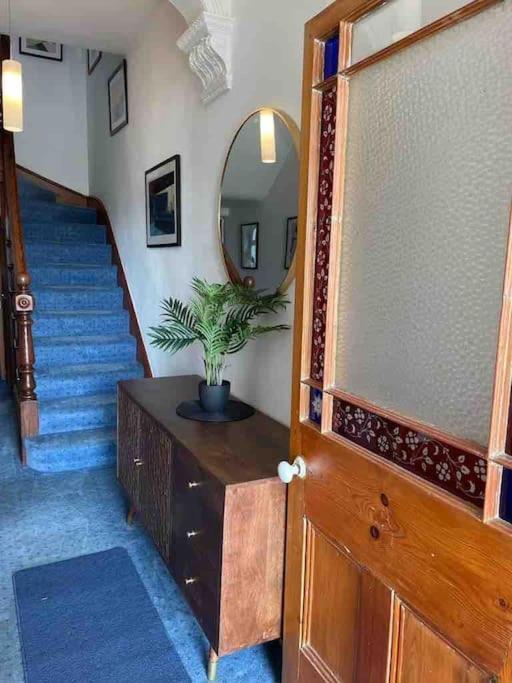Holiday home Rhianfa 4 Bedroom House Minutes Walk From The *
