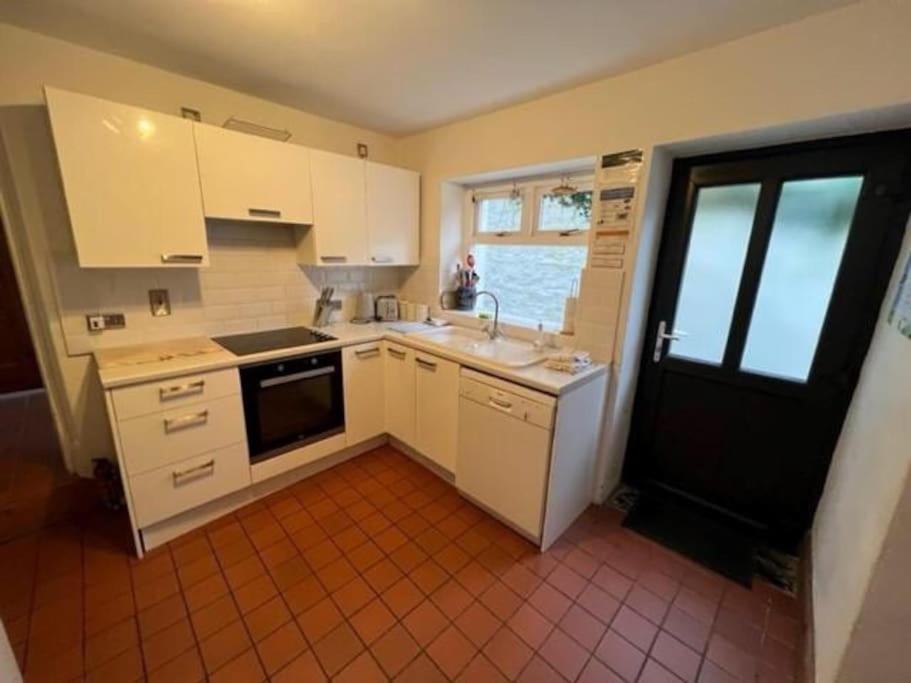 Holiday home Rhianfa 4 Bedroom House Minutes Walk From The